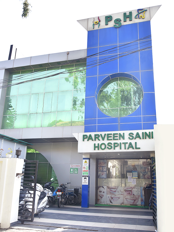about-parveen-saini-hospital-amritsar